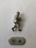 Monarch Miniatures 001 Walking Soldier MM001